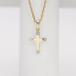 Arany bicolor vesett kereszt medal 14k a175 1 – használt arany ékszer a hasznaltarany.hu piacterén