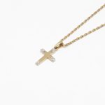 Arany bicolor vesett kereszt medal 14k a175 – használt arany ékszer a hasznaltarany.hu piacterén